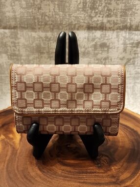 Vintage Y2K Nine West Women's Tan & Brown Geometric Patterned Tri-fold Wallet